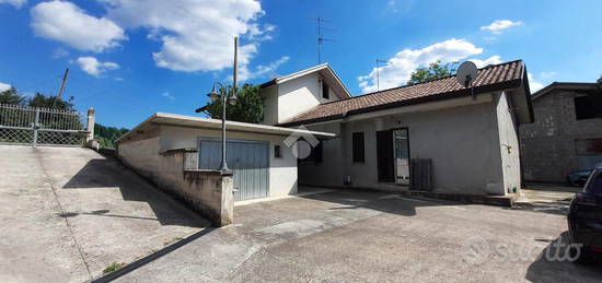 CASA SEMINDIPENDENTE A ALATRI