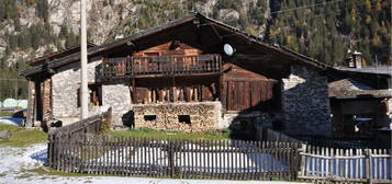 Casa indipendente in vendita in frazione Isella, 20