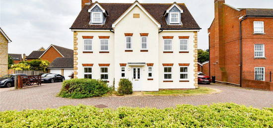 6 bed detached house to rent