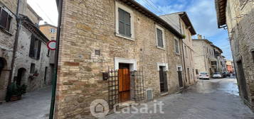 Casa indipendente in Via Croce 1