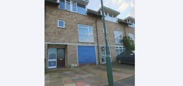 Town house to rent in 3 Bedroom Terraced Town House, The Lowlands, Hailsham BN27