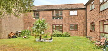 2 bedroom ground floor flat for sale