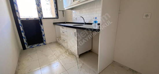 ÖN CEPHE 3+1 BALKONLU METRO 2dk GENİŞ YATAK ODALI SIFIR DAİRE