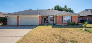 11720 Silver Sun Dr, Oklahoma City, OK 73162