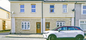 Flat for sale in Glebe Street, Penarth CF64