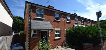 End terrace house to rent in Albert Street, Fleet GU51