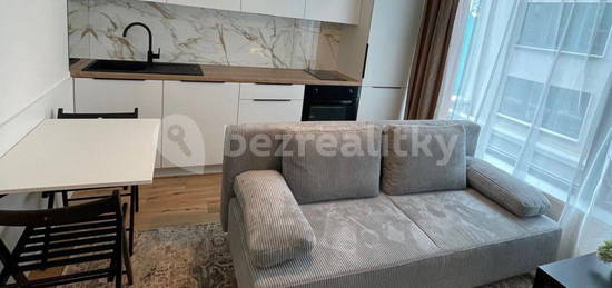 Pronájem bytu 1+kk 28 m², Sokolovská, Praha