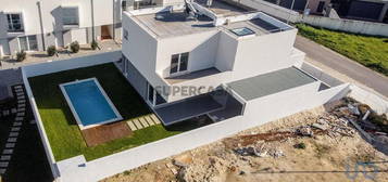 Casa / Villa T3 em Tornada e Salir do Porto de 210,00 m²