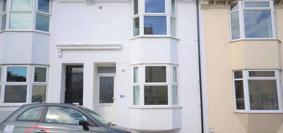 4 bedroom terraced house to rent