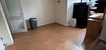 Flat to rent in Shepiston Lane, Hayes UB3