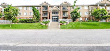 43 Coulter St UNIT 19, Barrie, ON L4N 6L9