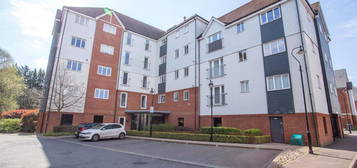 Flat to rent in Westwood Drive, Canterbury CT2