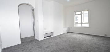 2 bed flat to rent