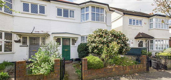 5 bedroom semi-detached house for sale