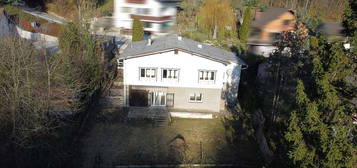 Charmantes Haus am Bach - Wohnen und Entspannen inmitten der Natur