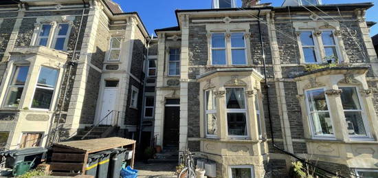 8 bedroom terraced house