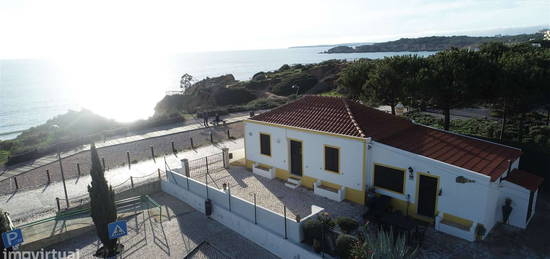 Casa Rústica c/ Lote de terreno 1ª linha Praia da Rocha.