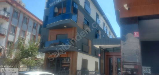 AYVALIK SARMISAKLIDA DENİZE SIFIR EŞYALI 1*1 SATILIK DAİRE