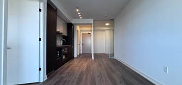 906 DEN - 28 INTERCHANGE WAY, Vaughan (Vaughan Corporate Centre), Ontario 
