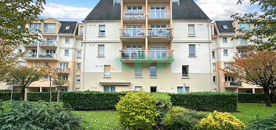 A vendre : Grand F2 à 2 min à pied de la gare RER C