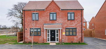 4 bedroom detached house to rent