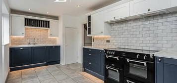 4 bedroom terraced house