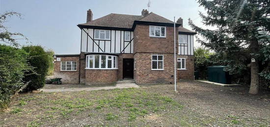 4 bedroom detached house to rent