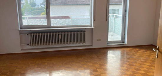 4 Zimmer Wohnung mit Balkon in Flörsheim