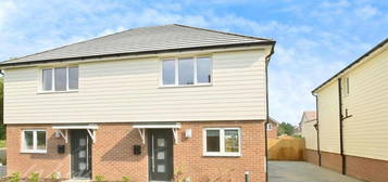 2 bedroom semi-detached house to rent