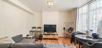 Flat to rent in Colindale, London, United Kingdom NW9