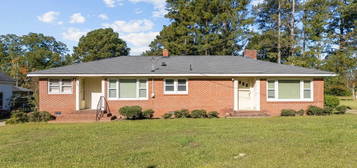 305 N Second St, Macclesfield, NC 27852