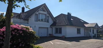 *** Geräumiger Winkelbungalow mit Garage, Kamin und Wintergarten *** !