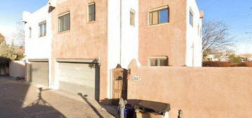 816 Southeast Cir NW, Albuquerque, NM 87104