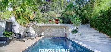 CEYRESTE - VILLA T6 - 240M2 - ETAT NEUF - STUDIO - PISCINE -