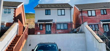 3 bed detached house for sale