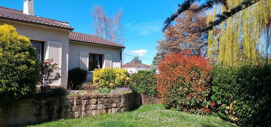 Belle maison sur terrain arboré