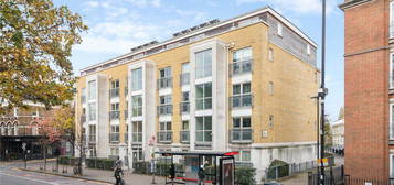 Flat for sale in Essex Road, London N1