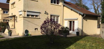 Propriété 6 pièces 148 m²