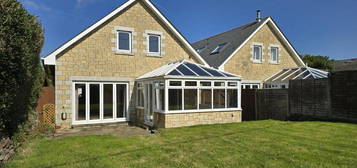 4 bedroom detached house to rent