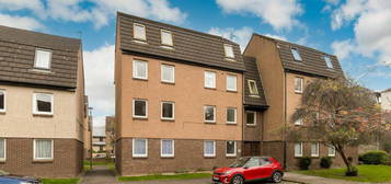 2 bedroom ground floor flat for sale