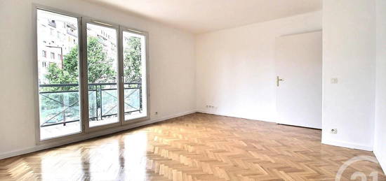 Appartement  à louer, 3 pièces, 2 chambres, 61 m²