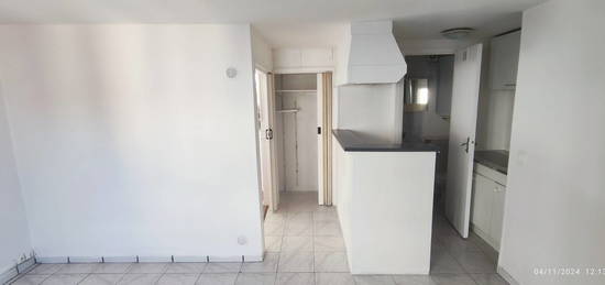 Appartement  à louer, 2 pièces, 1 chambre, 33 m²