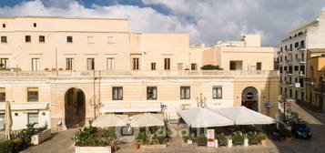 Casa indipendente in Piazza San Pietro