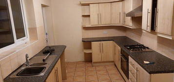 4 bed terraced house to rent