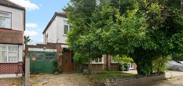 3 bed detached house for sale