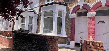 Terraced house to rent in Hawthorn Road, London N18