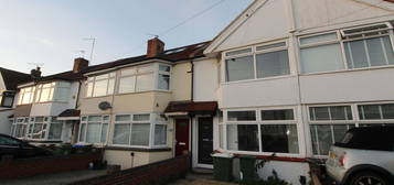 Terraced house to rent in Parkside Avenue, Bexleyheath DA7