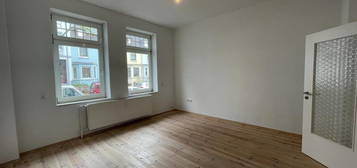 Geräumige 2-Zimmer-Altbau-Wohnung mitten in der Neustadt