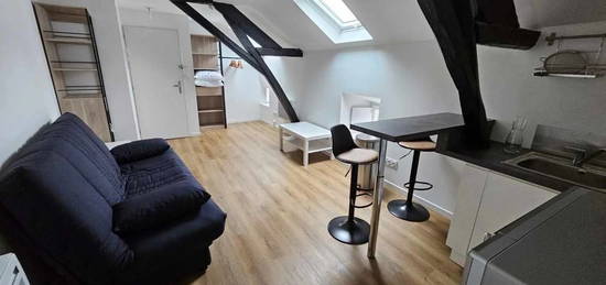 Studio meublé  à louer, 1 pièce, 22 m², Étage 2/–