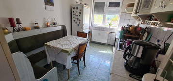 Vand apartament 2 camere zona Intim - ID : RH-40932-property